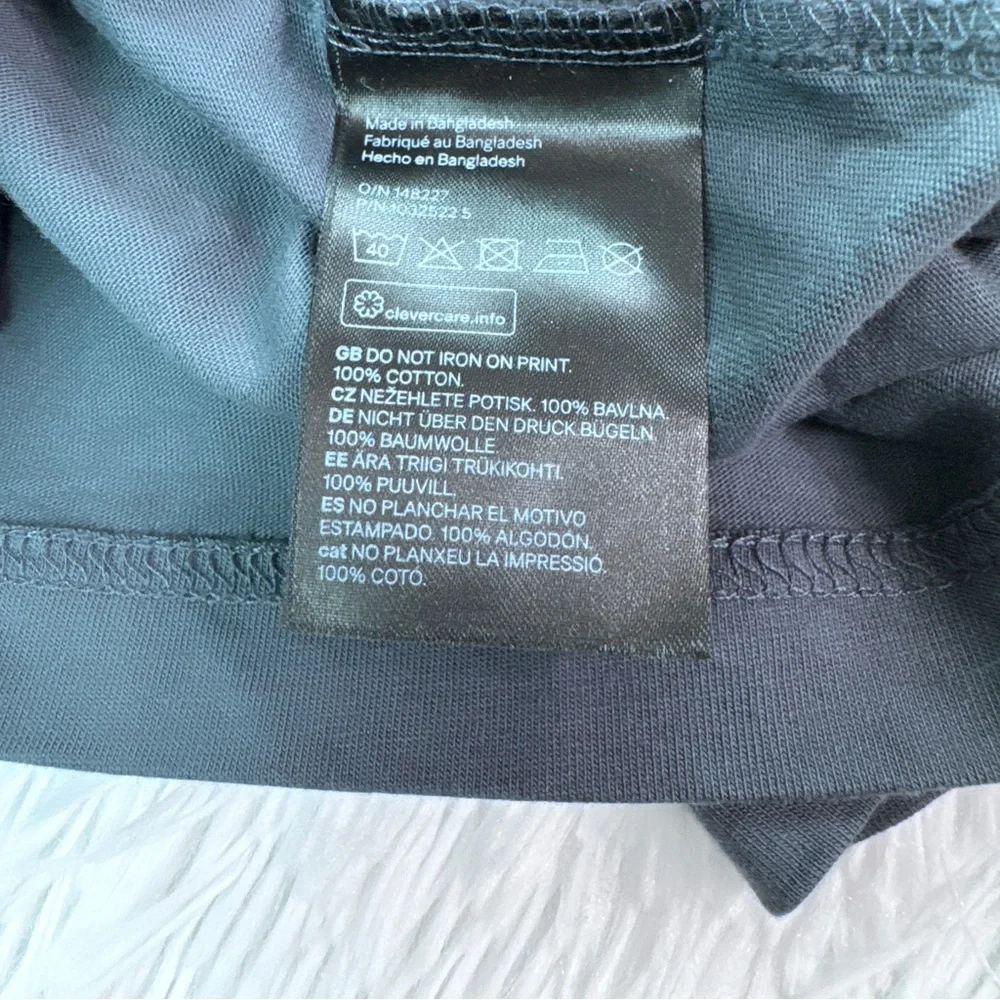 H&M set of 2 Black and Gray relaxed fit short sleeve crew neck graphic T-Shirt - Picture 9 of 11